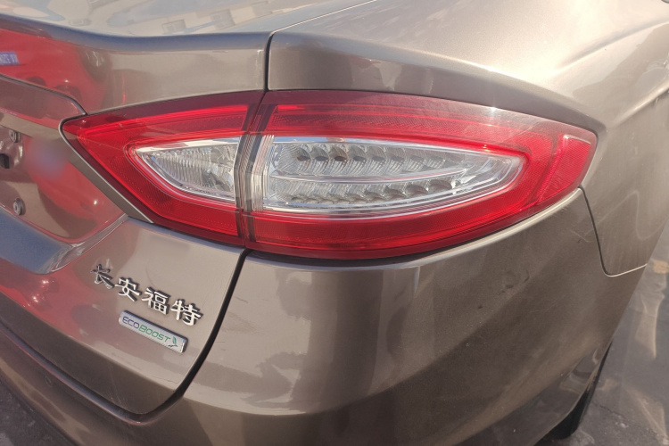 福特 蒙迪欧 2013款 1.5L GTDi180时尚型车身外观9