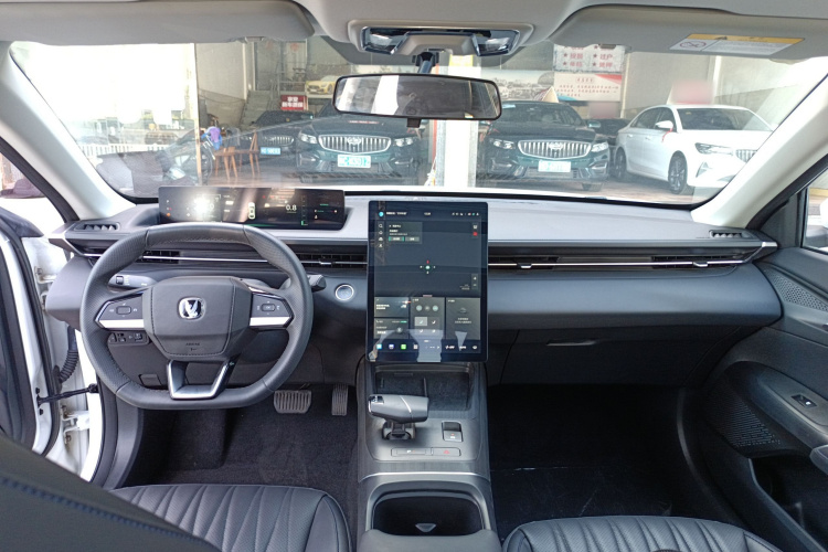 长安 逸动 2024款 1.5T GDI自动 旗舰型中控内饰12