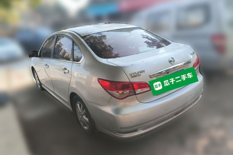 日产 轩逸 2012款 经典 1.6XE 自动舒适版车身外观5