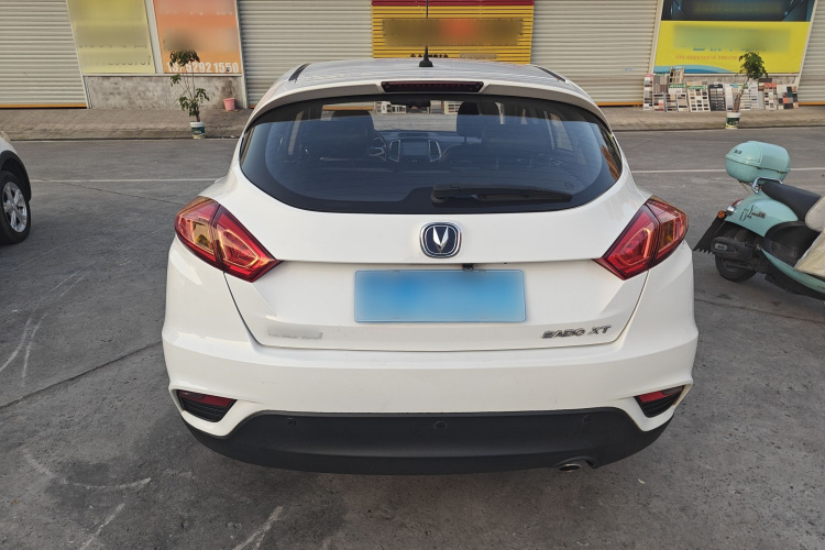 长安 逸动 2013款 1.6L 手动俊酷型 国IV车身外观6