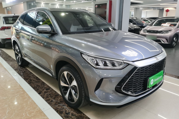 比亚迪 宋PLUS新能源 2021款 DM-i 51KM 尊荣型车身外观3