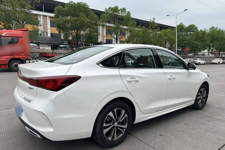 长安 逸动 2024款 PLUS 蓝鲸NE 1.4T GDI DCT高能版车身外观6005