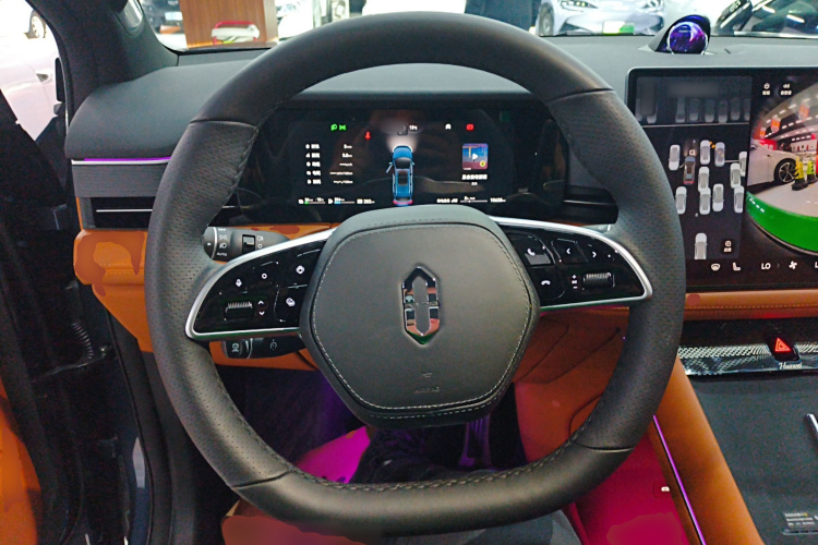 鸿蒙智行 问界M7 2024款 1.5T 智驾四驱Ultra版 6座中控内饰13