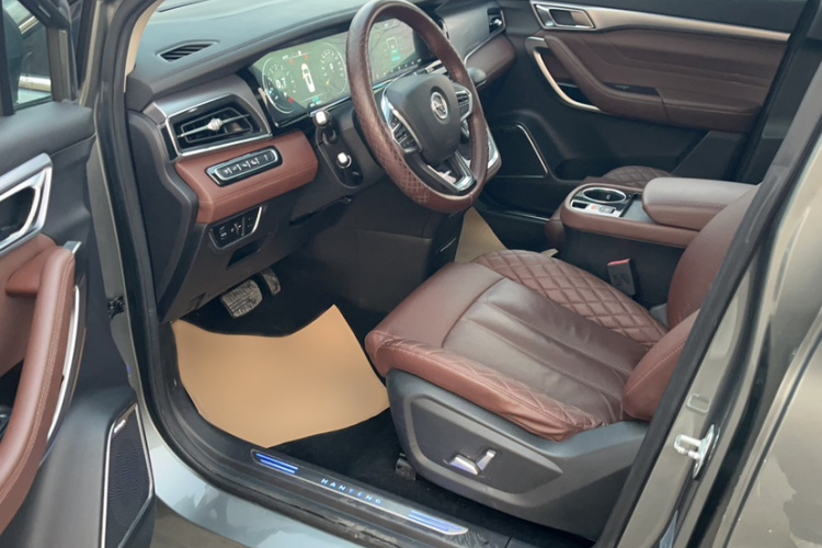 汉腾汽车 汉腾V7 2019款 1.5T 自动旗舰型 7座 国V中控内饰7001