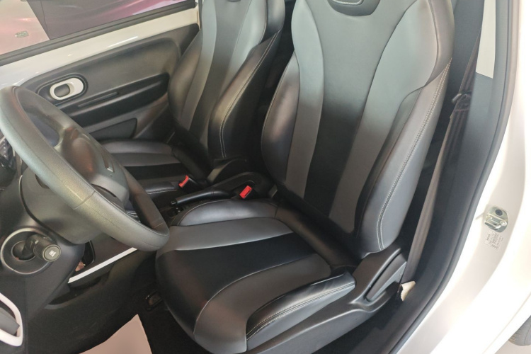 荣威 科莱威CLEVER 2021款 302km新四座超能版中控内饰19