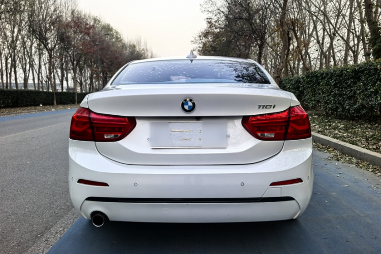 宝马1系 2017款 118i 运动型车身外观6001