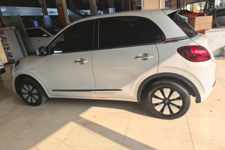 五菱汽车 五菱缤果 2025款 333km 悦享款车身外观4