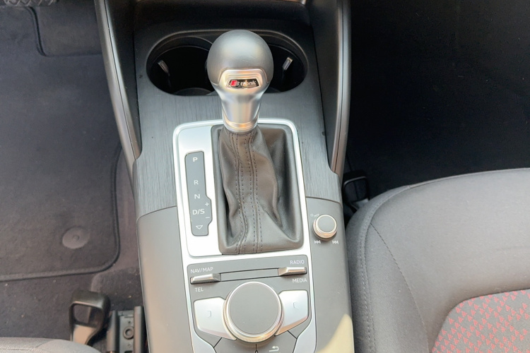 奥迪A3 2018款 30周年年型 Limousine 35 TFSI 进取型局部细节18