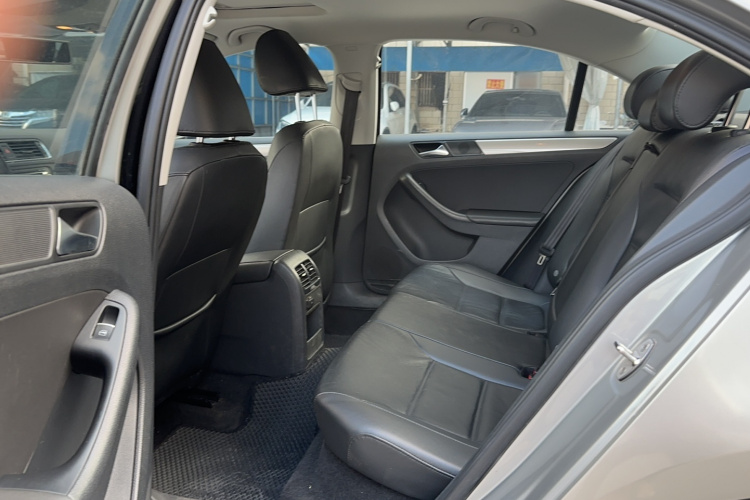 大众 速腾 2014款 改款 1.4TSI 自动豪华型中控内饰7003