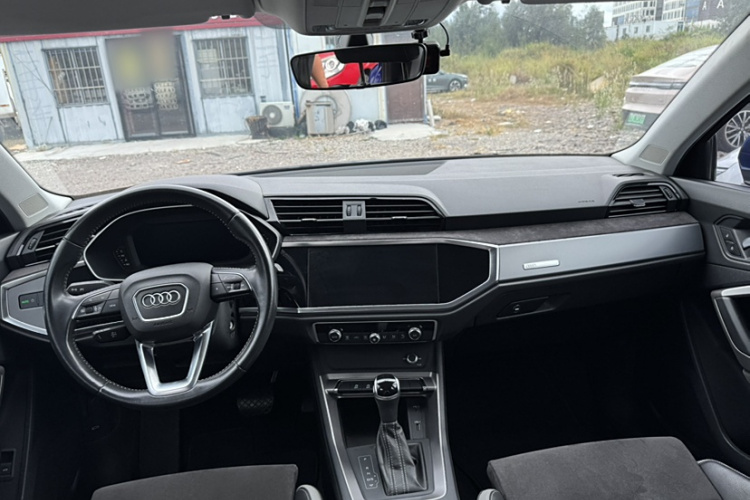 奥迪Q3 2019款 35 TFSI 进取动感型中控内饰7002