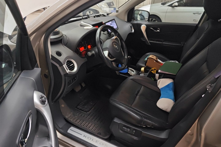 雷诺 科雷傲(进口) 2010款 2.5L 四驱舒适型中控内饰20