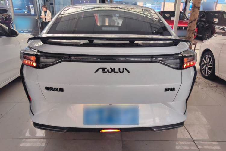 东风风神 奕炫 2024款 1.5L 自动劲速版车身外观6