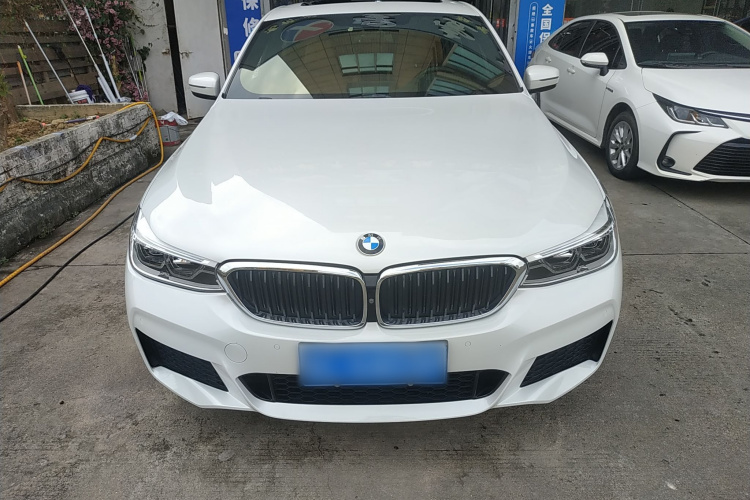 宝马6系GT 2019款 630i M运动套装车身外观2