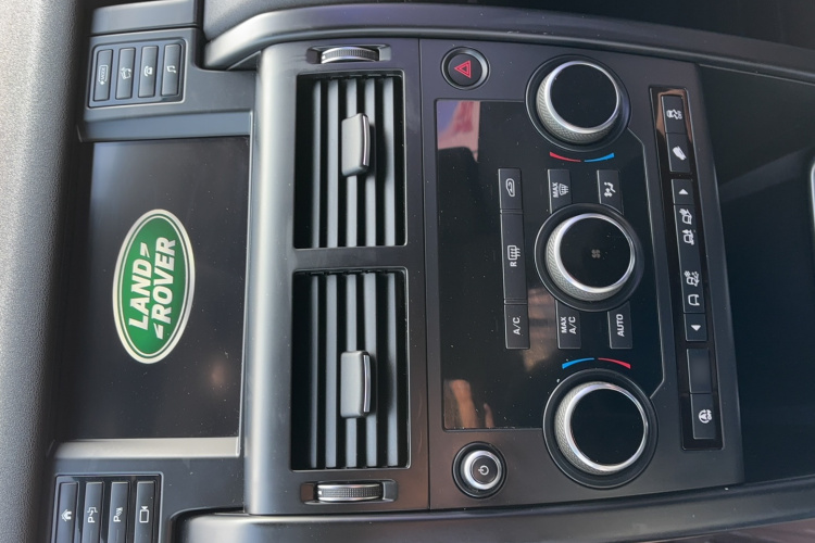 路虎 发现神行 2019款 240PS PURE版 国VI局部细节9002