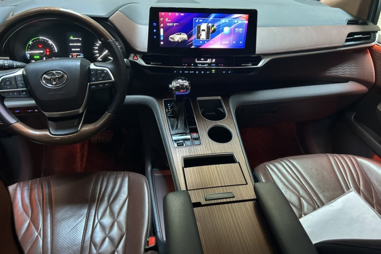 丰田 赛那SIENNA 2021款 2.5L混动 舒适版中控内饰7001