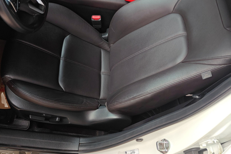 马自达CX-4 2020款 2.5L 自动两驱蓝天驾趣版局部细节19