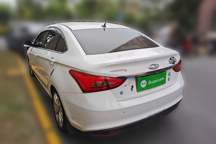 奇瑞 艾瑞泽5 2016款 1.5L CVT领潮版车身外观6003