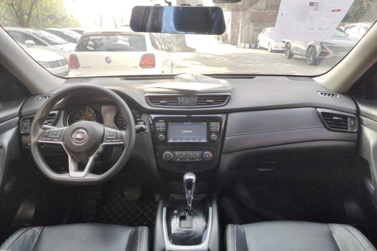 日产 奇骏 2017款 2.0L CVT舒适版 2WD中控内饰7002