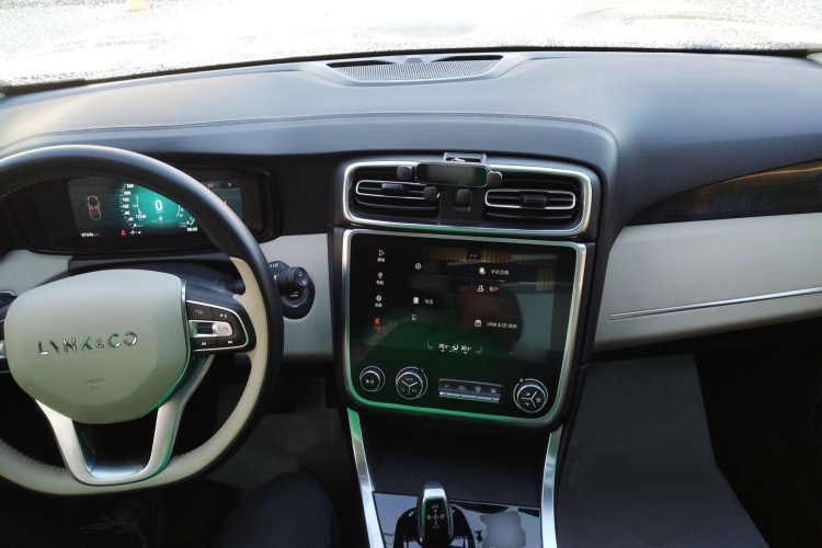 领克01 2017款 2.0T 两驱耀Pro版中控内饰12