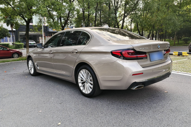 宝马5系 2022款 改款二 525Li 豪华套装车身外观6003