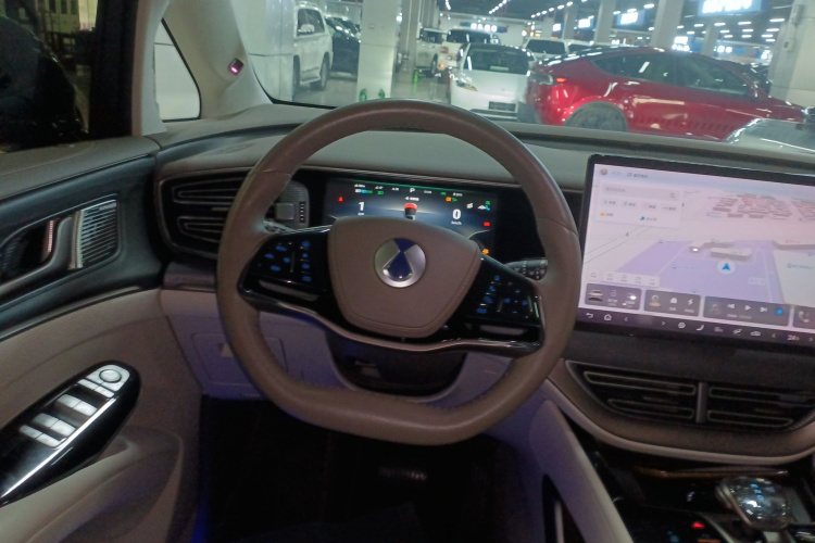 腾势D9 2022款 DM-i 970 四驱旗舰型中控内饰13