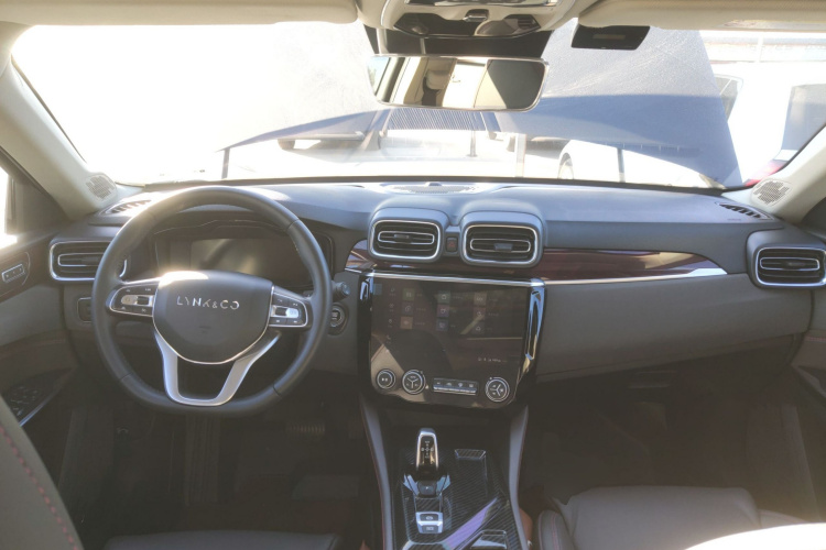 领克02 2020款 高能版 2.0T 自动两驱耀Pro版中控内饰12