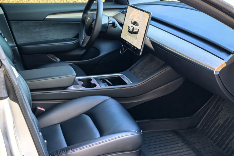 特斯拉 Model 3 2022款 后轮驱动版中控内饰7005