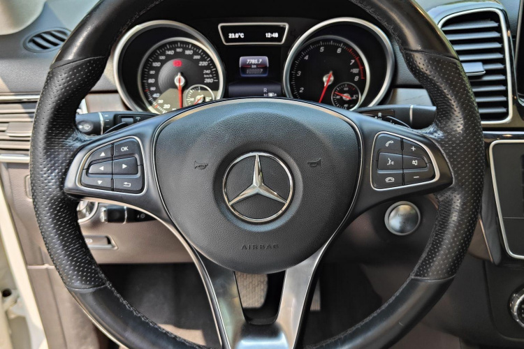 奔驰GLE 2016款 GLE 320 4MATIC 动感型中控内饰7002