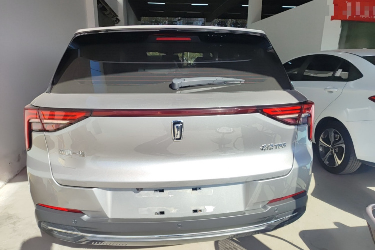 奔腾T55 2023款 1.5T 自动飞跃款车身外观6