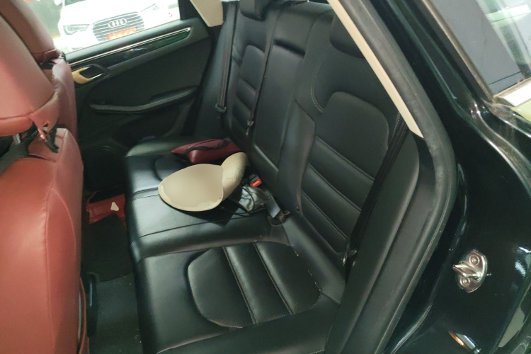 众泰SR9 2017款 2.0T 手动极致之光版中控内饰21