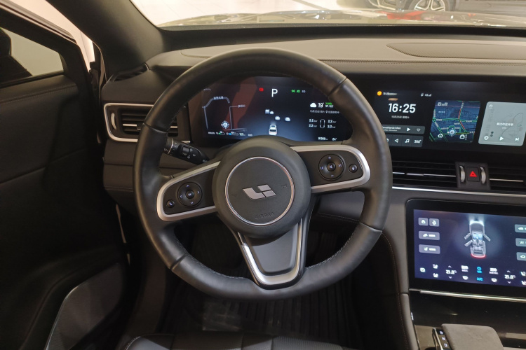 理想汽车 理想ONE 2020款 增程6座版中控内饰13