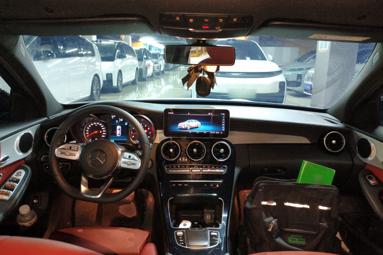 奔驰C级 2019款 C 260 运动版中控内饰12