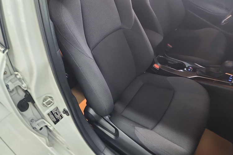 丰田 雷凌 2019款 185T CVT豪华版 国VI局部细节41