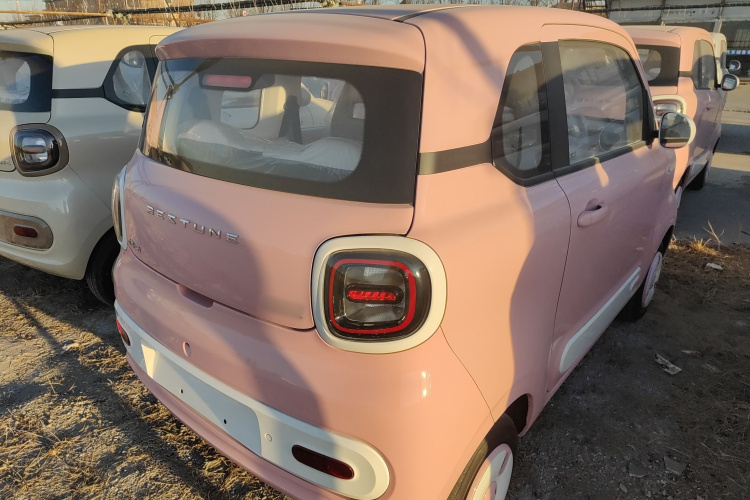 奔腾小马 2026款 222km 萌趣马 Plus车身外观7