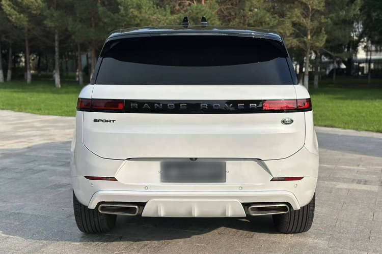 路虎 揽胜运动版 2024款 400PS Dynamic SE车身外观6006