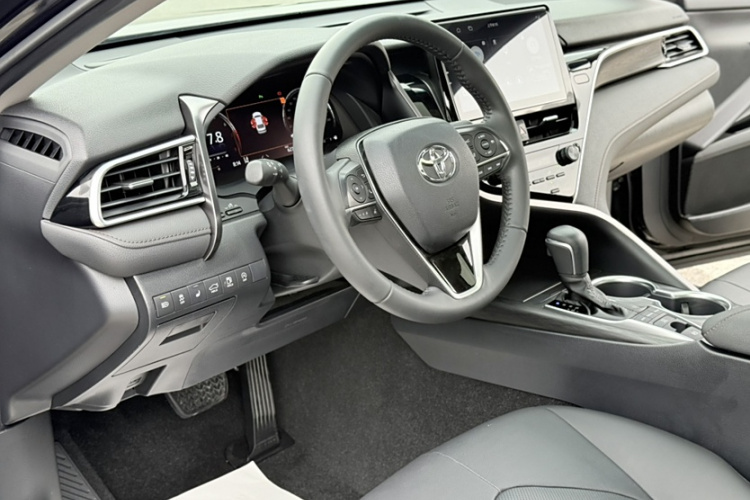 丰田 凯美瑞 2021款 2.5G 豪华版中控内饰7001