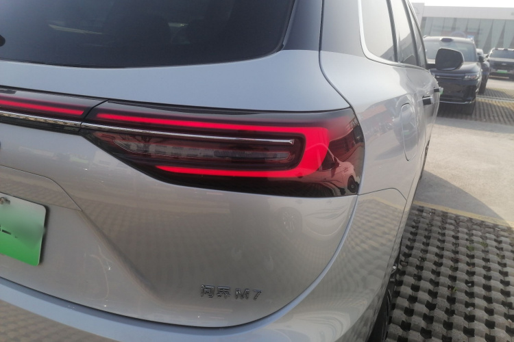 鸿蒙智行 问界M7 2024款 1.5T 后驱Plus版 5座车身外观6006