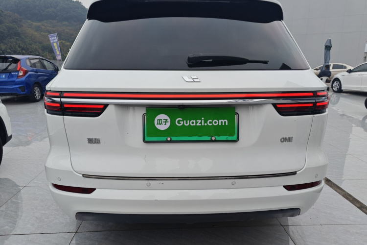理想汽车 理想ONE 2021款 增程6座版车身外观6