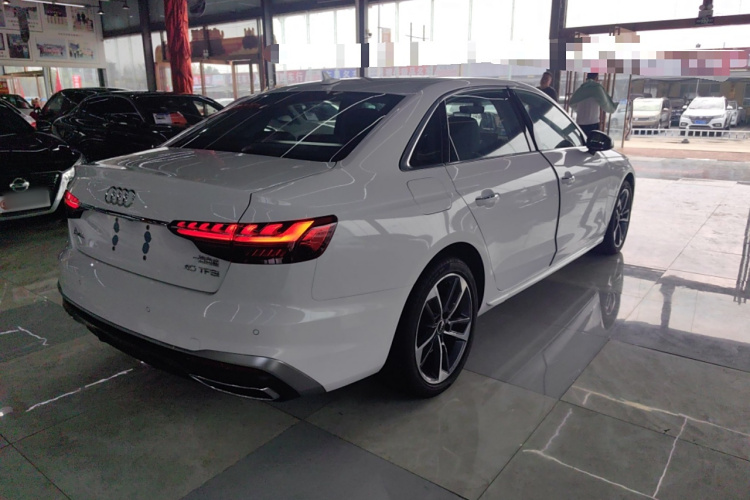 奥迪A4L 2024款 40 TFSI 时尚动感型车身外观7