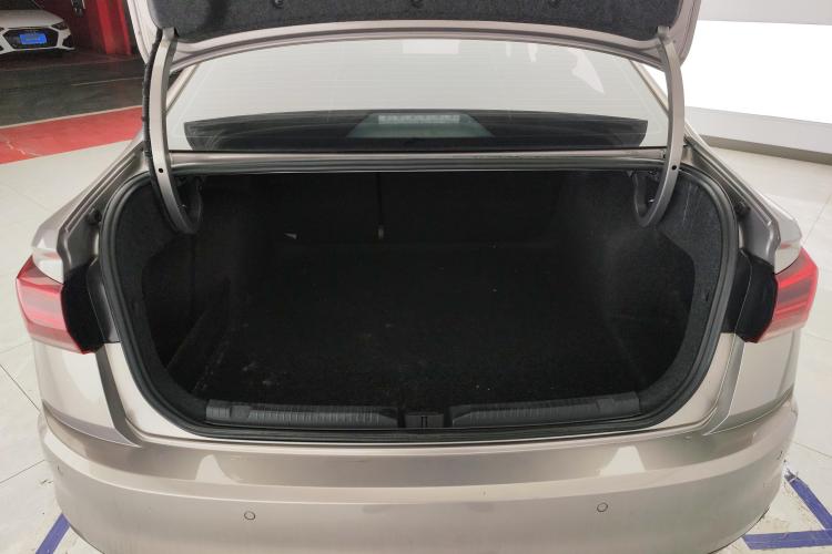 大众 宝来 2019款 1.5L 自动时尚型机舱底盘23