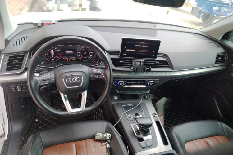 奥迪Q5L 2020款 改款 40 TFSI 荣享时尚型中控内饰12