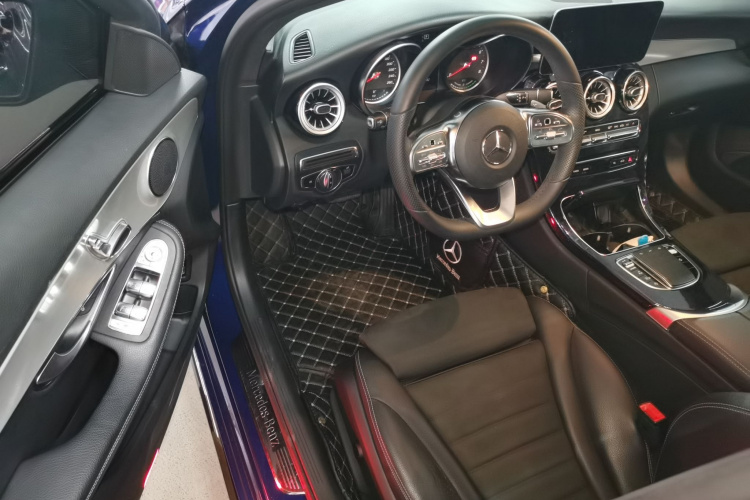 奔驰C级 2019款 C 260 运动版中控内饰7003