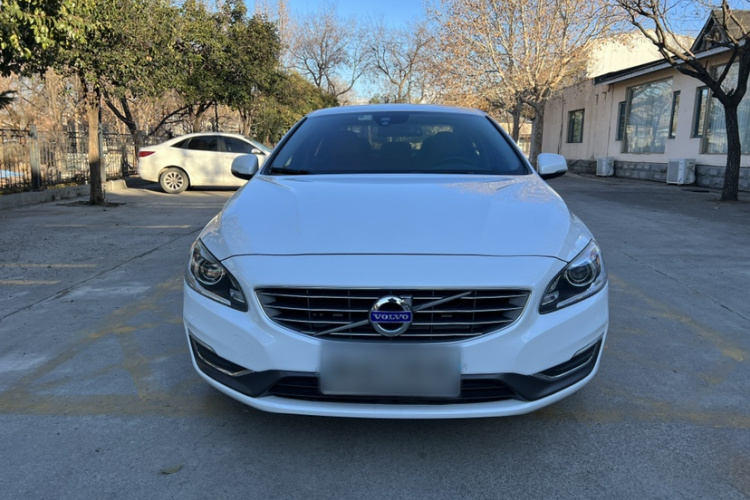 沃尔沃S60 2017款 S60L T3 智进版车身外观6001