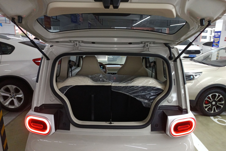 五菱汽车 宏光MINIEV 2024款 第三代 215km 青春版机舱底盘23