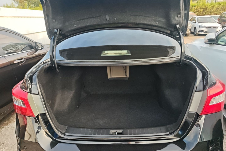 日产 轩逸 2016款 1.6XV CVT智享版机舱底盘23