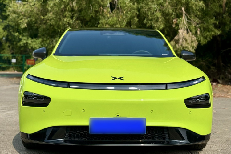 小鹏P7 2022款 670E+鹏翼版车身外观6002