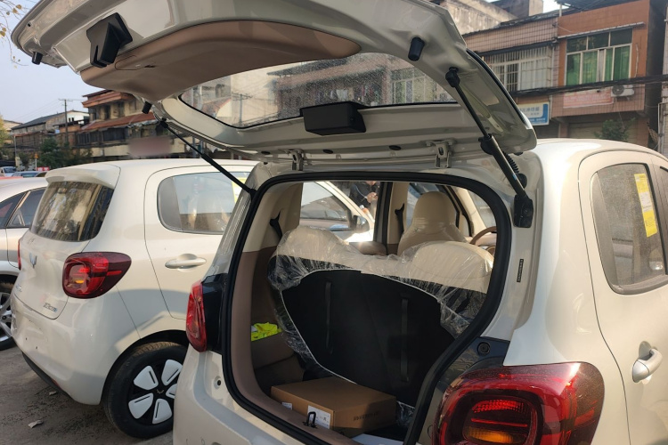 五菱汽车 宏光MINIEV 2025款 四门版 进阶款机舱底盘23