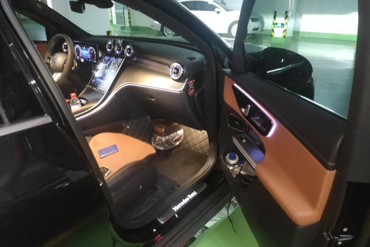 奔驰GLC 2023款 GLC 260 L 4MATIC 豪华型 5座局部细节9005