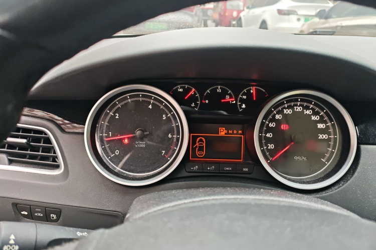 标致508 2013款 2.0L 两周年纪念 自动智享版局部细节14