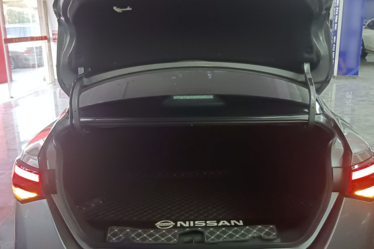 日产 轩逸 2023款 1.6L CVT智驾版机舱底盘23